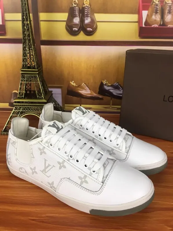 CE - New Arrival Luv Sneaker 070