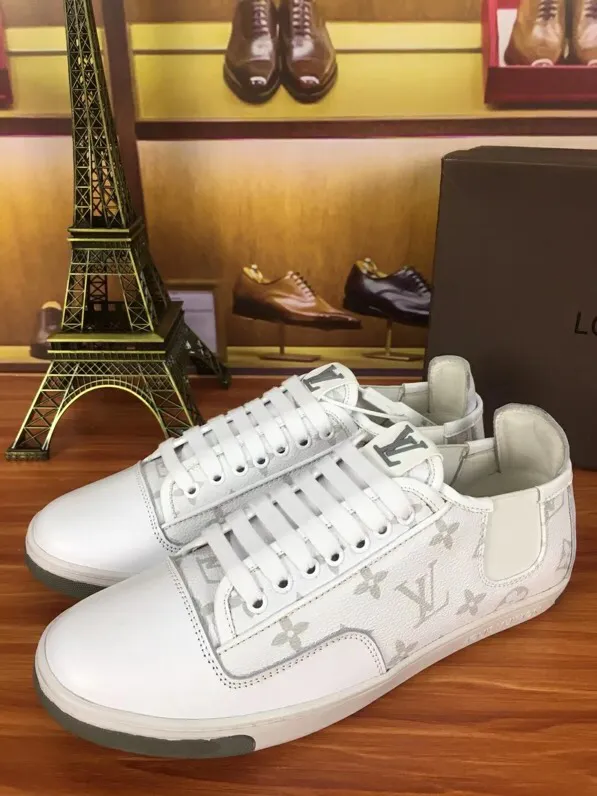 CE - New Arrival Luv Sneaker 070