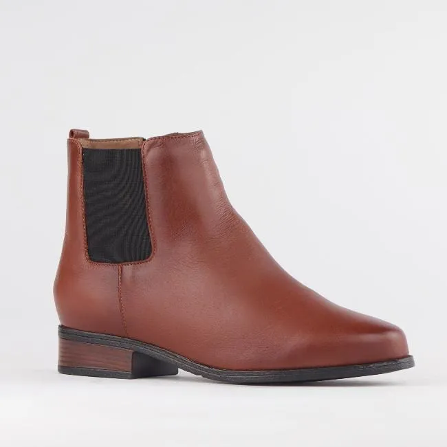 Chelsea Ankle Boots in Chestnut - 12603