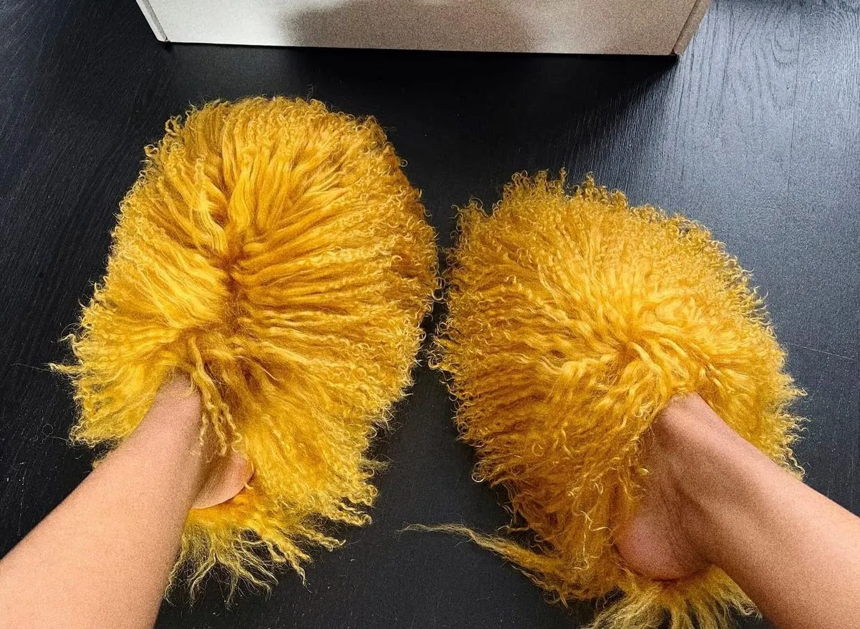 Fluffy Real Mongolian Sheep Fur Slippers Closed Toe For Women Furry Big Outdoor Flat Luxury Slides