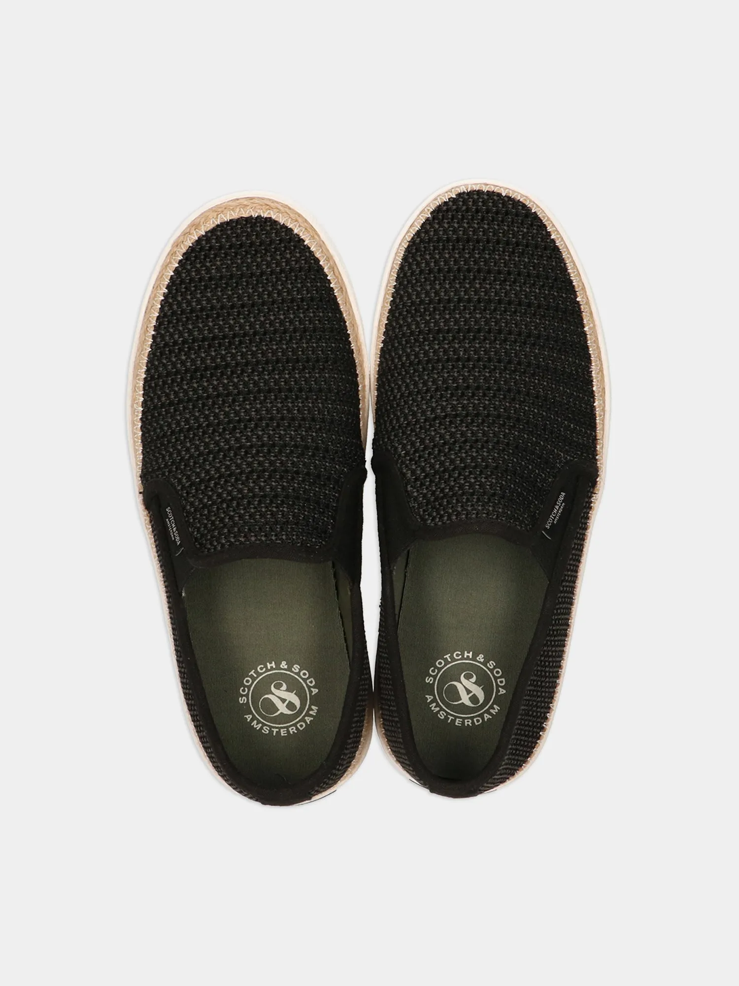 Izomi slip on shoe