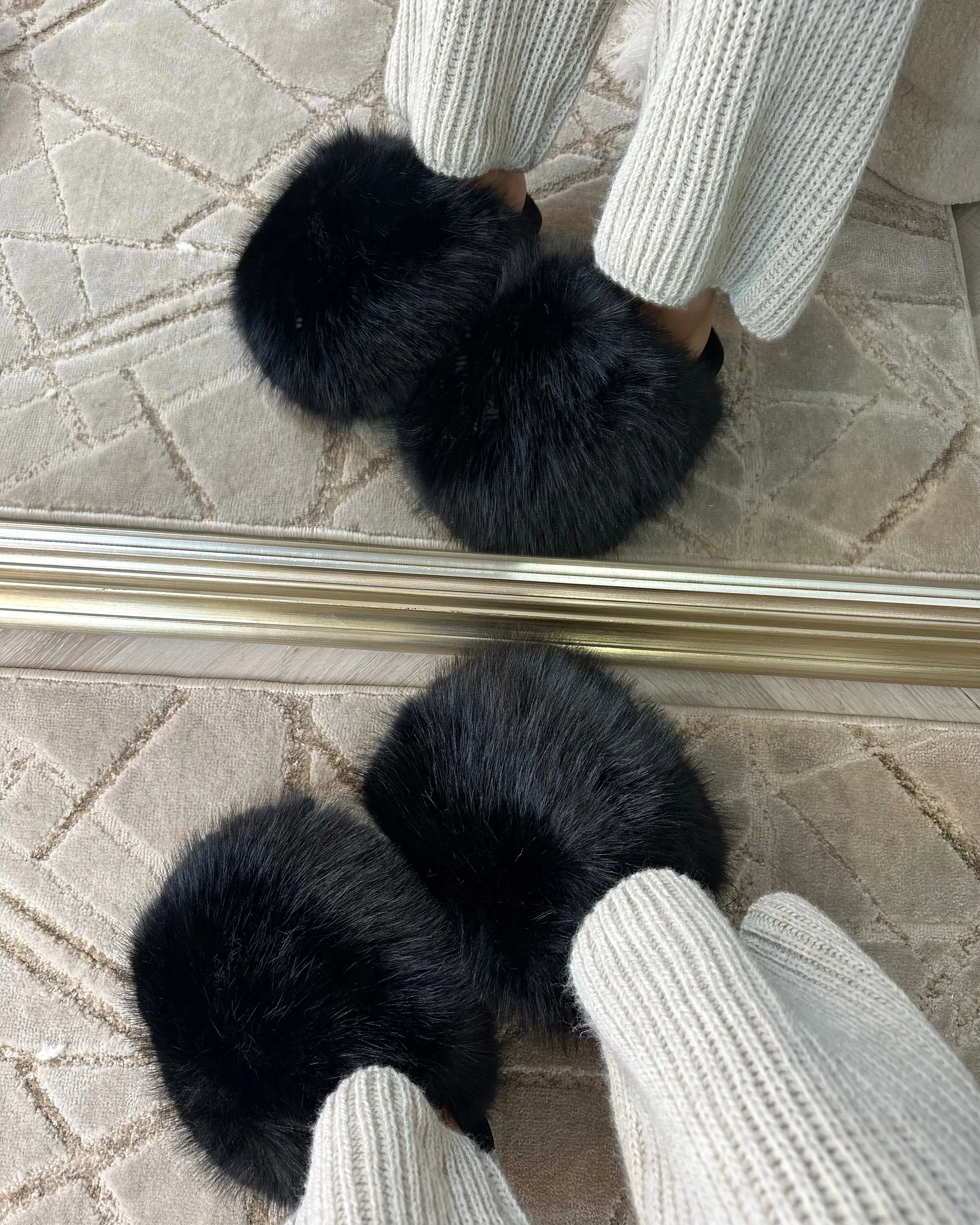 Kelise Faux Fur Slippers- Black